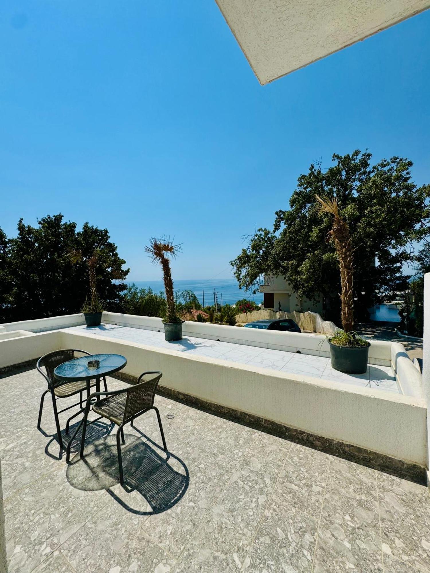 Gogo'S Boutique Hotel Dhërmi Exteriér fotografie